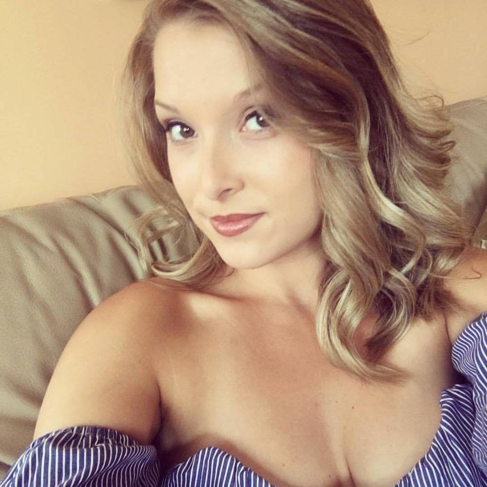 Meet your Posher, Alexis